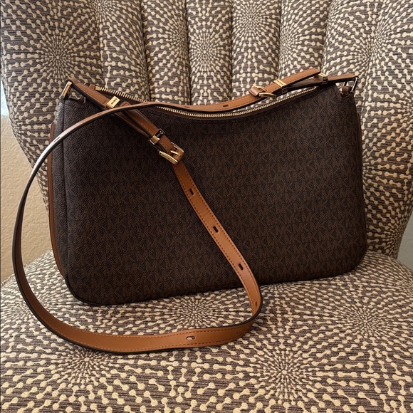 Michael Kors Brown and Cream Interior Bag - Picture 3 of 16